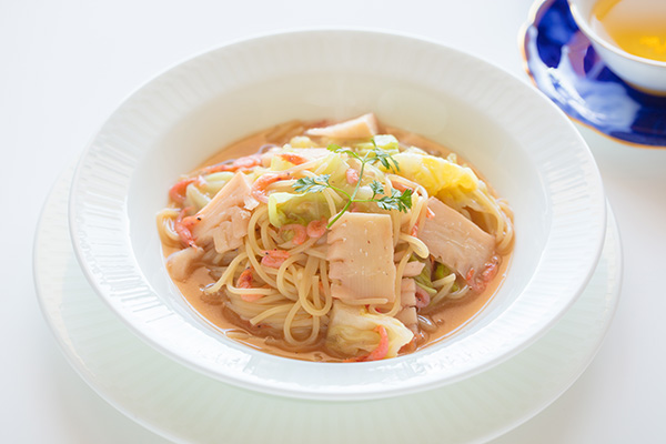 桜エビと春キャベツのオイルパスタ