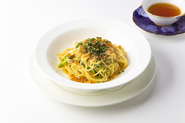 サーモンとブロッコリーのパスタ